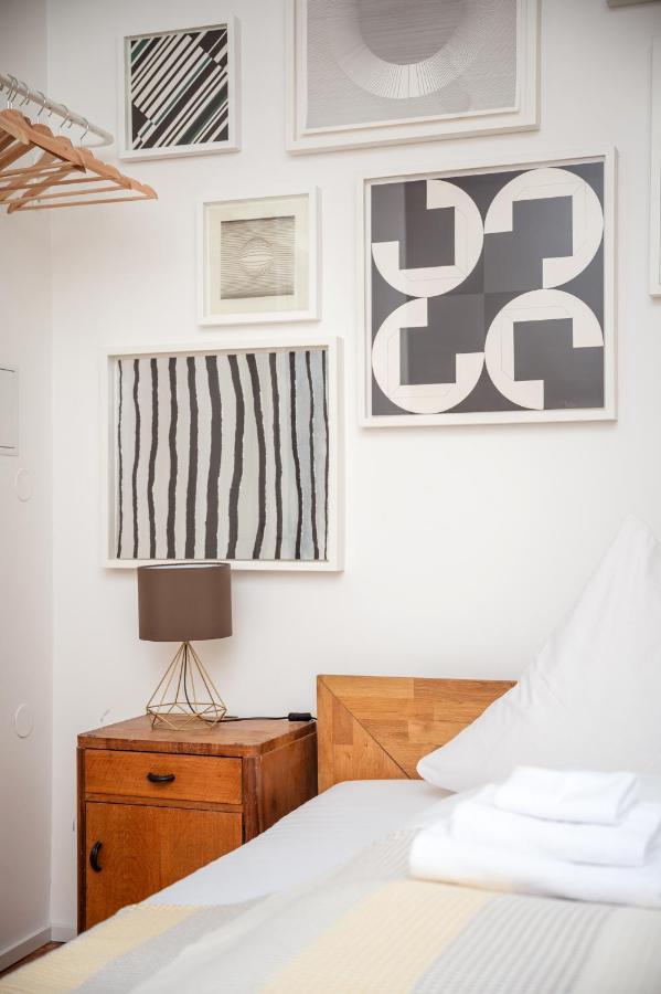 גרה Kuenstlerzimmer Im Kulturhaus Haeselburg מראה חיצוני תמונה
